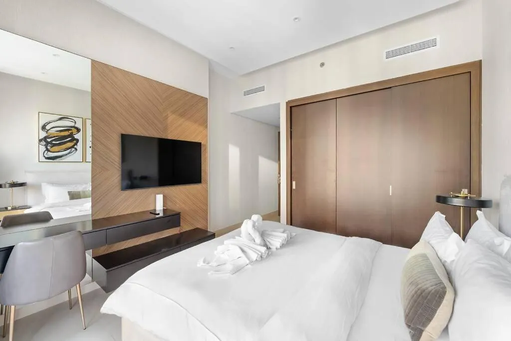 First Class 4Br Spacious Luxury Retreat Dubai Apartment